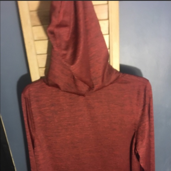 Red hooded light running nike sweatshirt - Picture 5 of 6